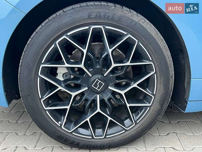 Внедорожник / Кроссовер Zeekr 001 2024 в Киеве