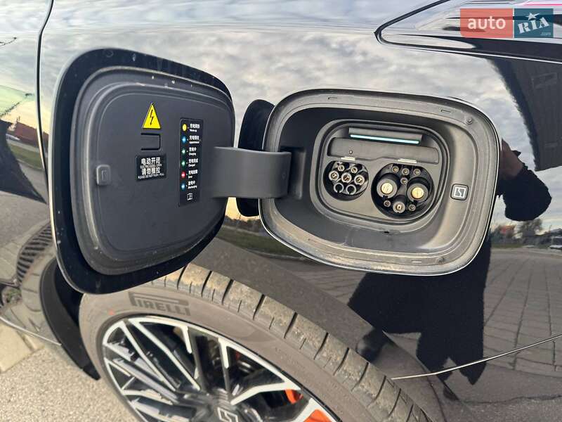 Позашляховик / Кросовер Zeekr 001 2025 в Києві