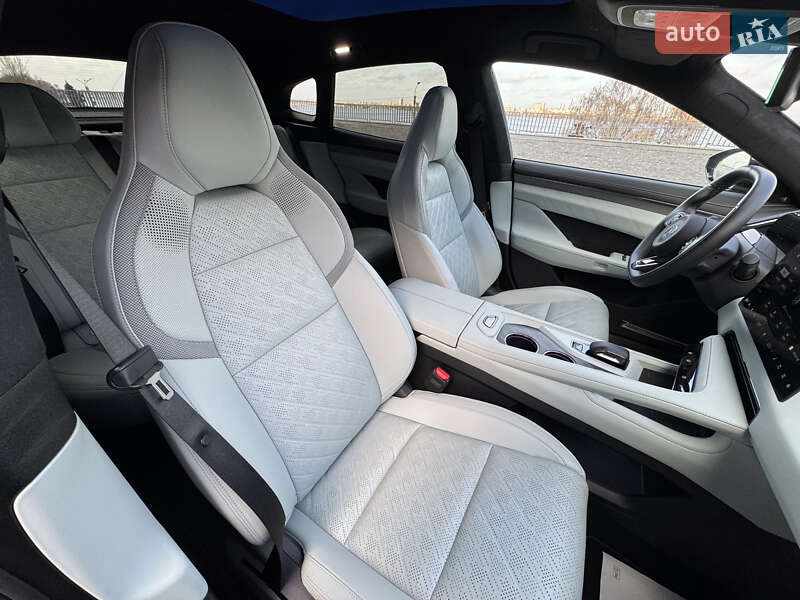 Позашляховик / Кросовер Zeekr 001 2024 в Дніпрі