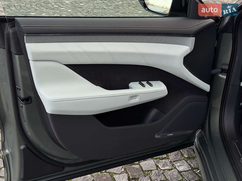 Позашляховик / Кросовер Zeekr 001 2024 в Дніпрі