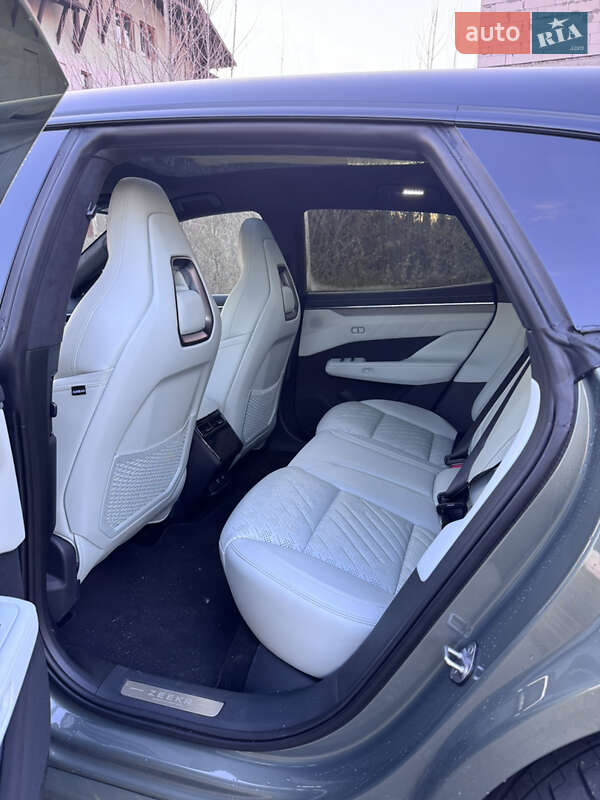 Внедорожник / Кроссовер Zeekr 001 2024 в Киеве