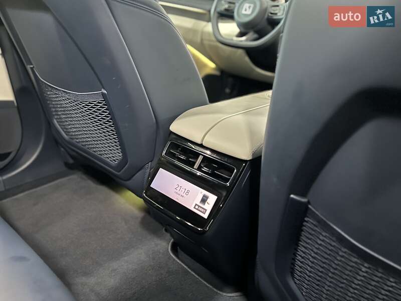 Позашляховик / Кросовер Zeekr 001 2024 в Дніпрі