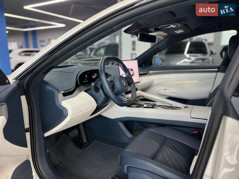 Позашляховик / Кросовер Zeekr 001 2024 в Дніпрі