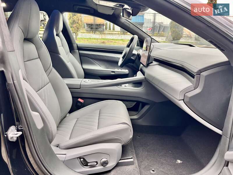 Позашляховик / Кросовер Zeekr 001 2025 в Києві