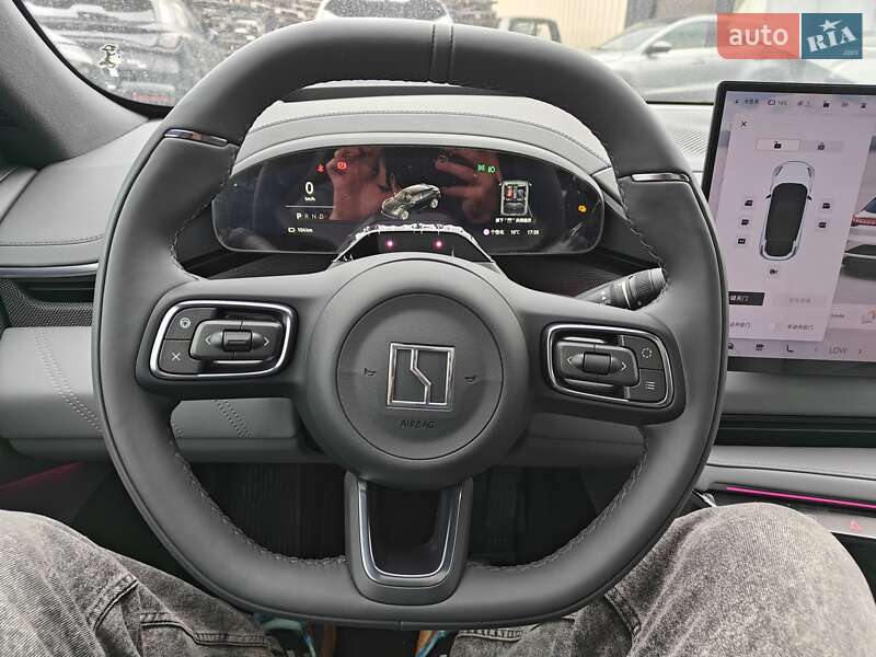 Позашляховик / Кросовер Zeekr 001 2025 в Києві