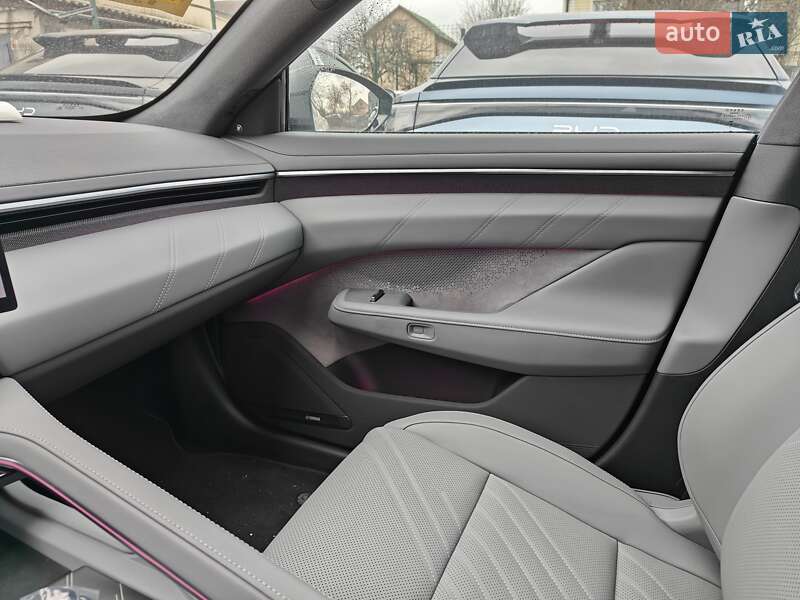 Позашляховик / Кросовер Zeekr 001 2025 в Києві