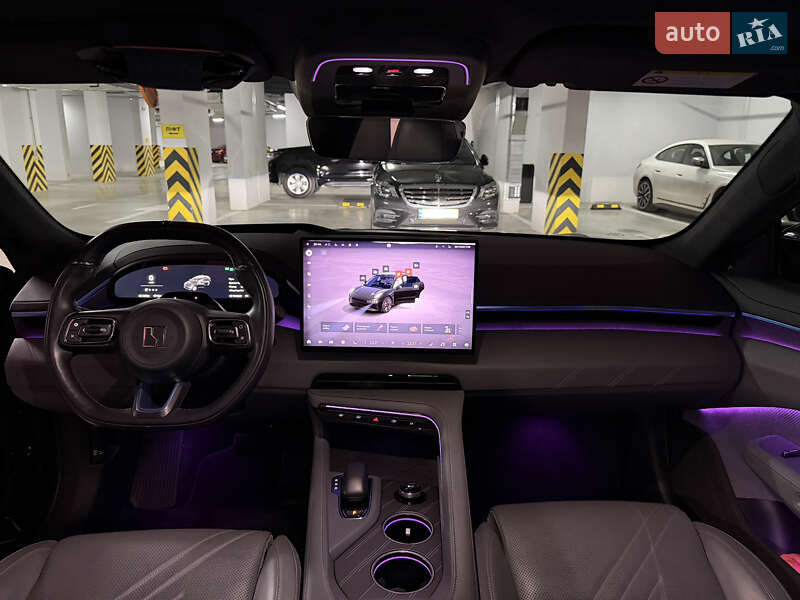 Позашляховик / Кросовер Zeekr 001 2024 в Києві