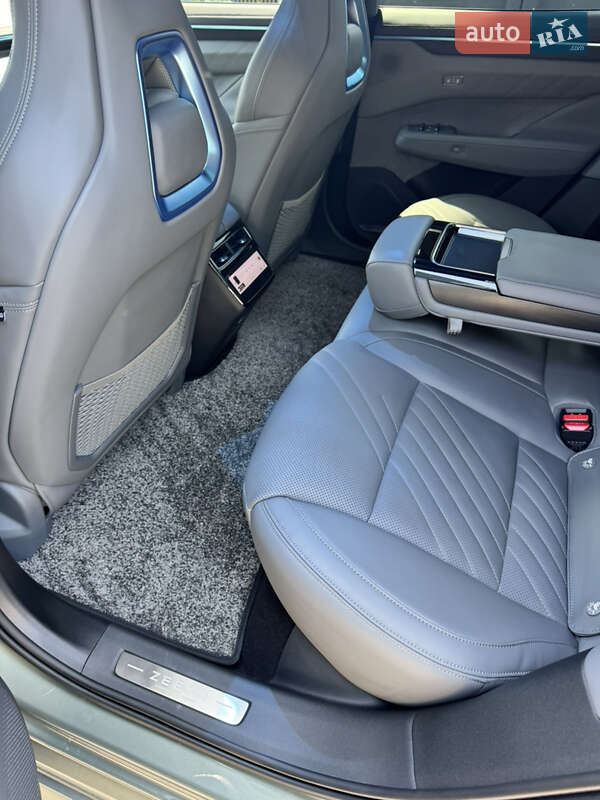 Позашляховик / Кросовер Zeekr 001 2024 в Києві