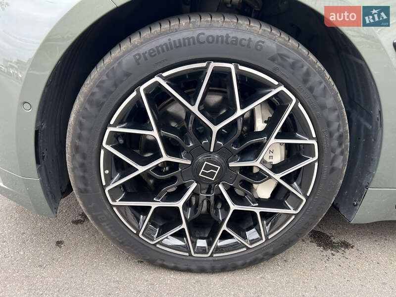 Внедорожник / Кроссовер Zeekr 001 2024 в Киеве