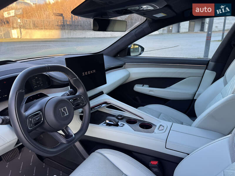 Позашляховик / Кросовер Zeekr 001 2024 в Києві