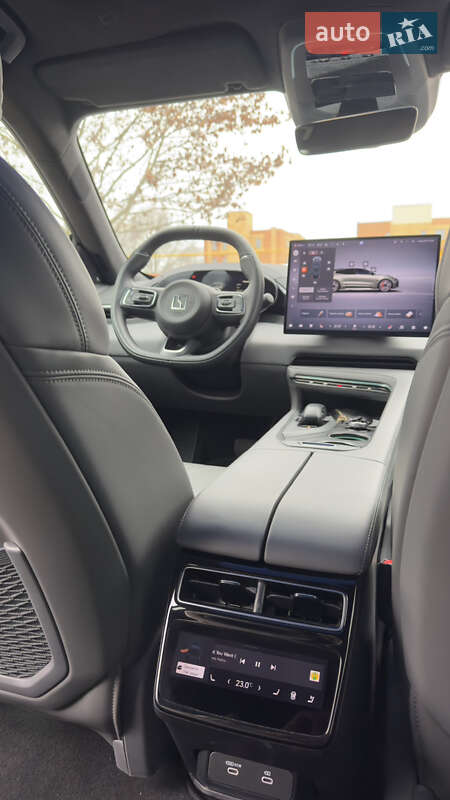 Позашляховик / Кросовер Zeekr 001 2024 в Дніпрі фото 30 Позашляховик / Кросовер Zeekr 001 2024 в Дніпрі