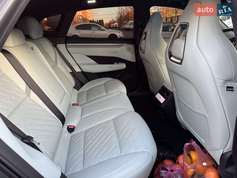 Позашляховик / Кросовер Zeekr 001 2024 в Києві