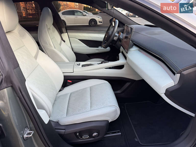 Позашляховик / Кросовер Zeekr 001 2024 в Києві