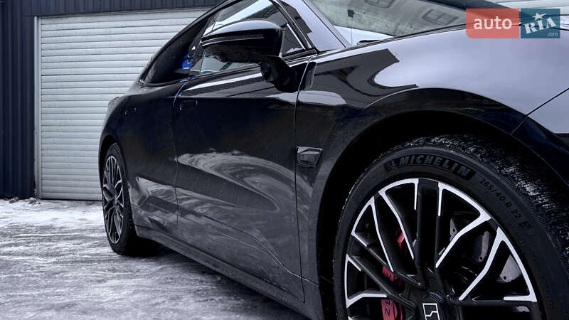 Позашляховик / Кросовер Zeekr 001 2024 в Києві