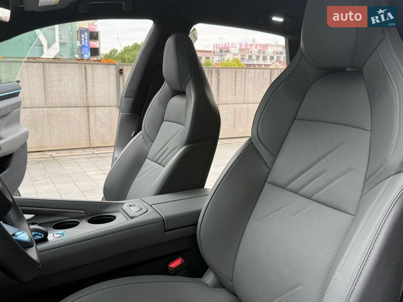 Внедорожник / Кроссовер Zeekr 001 2025 в Киеве