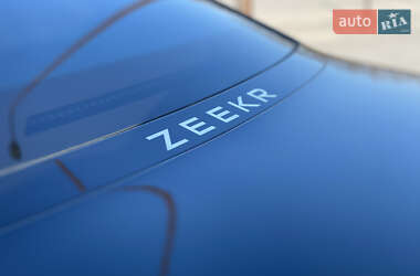 Седан Zeekr 007 2024 в 