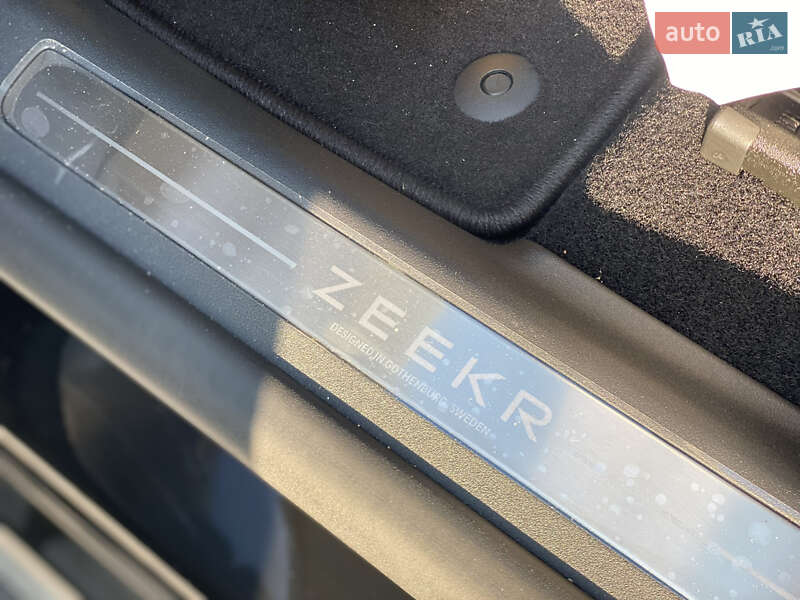 Седан Zeekr 007 2024 в Тернополе