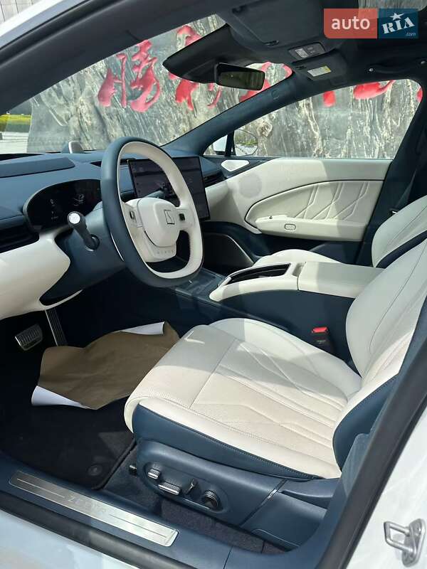Седан Zeekr 007 2024 в Киеве