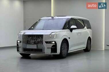 Мінівен Zeekr 009 2024 в Погребах