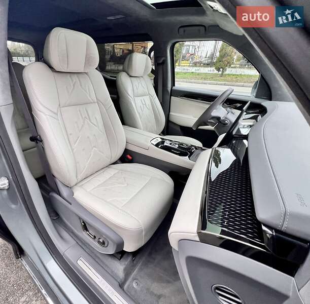 Мінівен Zeekr 009 2024 в Києві