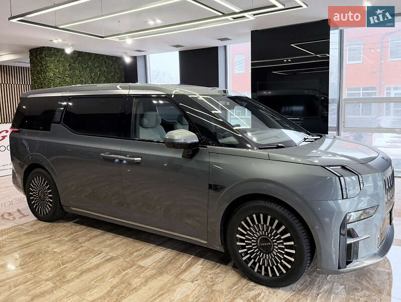 Мінівен Zeekr 009 2024 в Києві