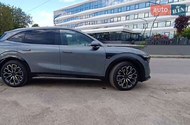 Позашляховик / Кросовер Zeekr 7X 2024 в 