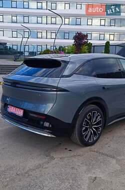 Позашляховик / Кросовер Zeekr 7X 2024 в 