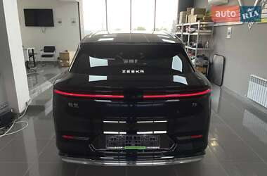 Позашляховик / Кросовер Zeekr 7X 2025 в 