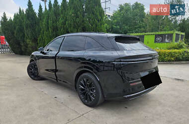 Позашляховик / Кросовер Zeekr 7X 2024 в 