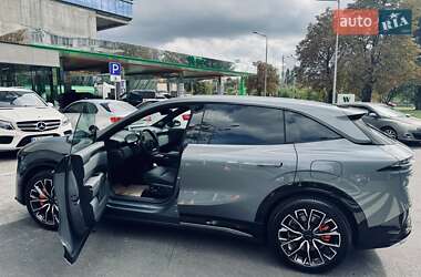 Позашляховик / Кросовер Zeekr 7X 2025 в 