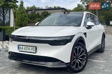 Позашляховик / Кросовер Zeekr 7X 2024 в 