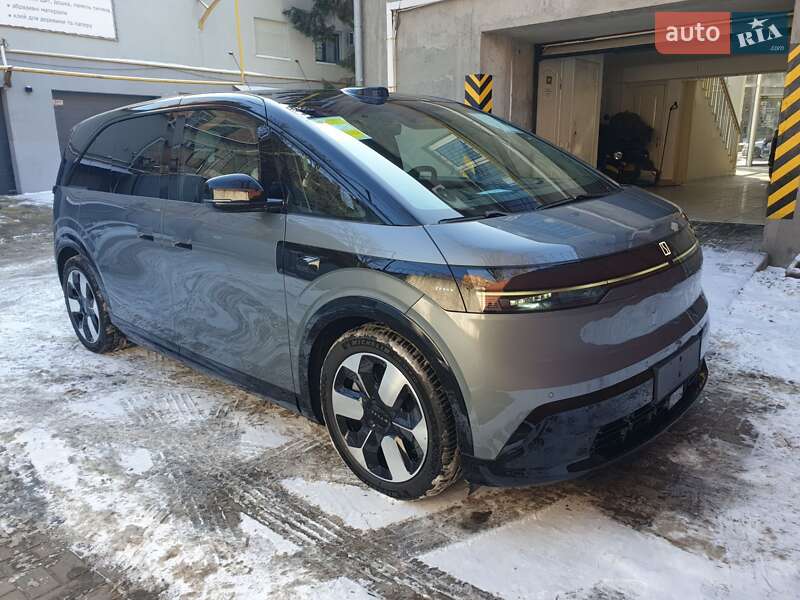 Минивэн Zeekr Mix 2024 в Днепре