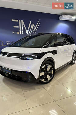 Минивэн Zeekr Mix 2024 в 