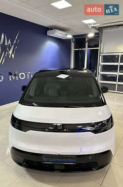 Минивэн Zeekr Mix 2024 в 