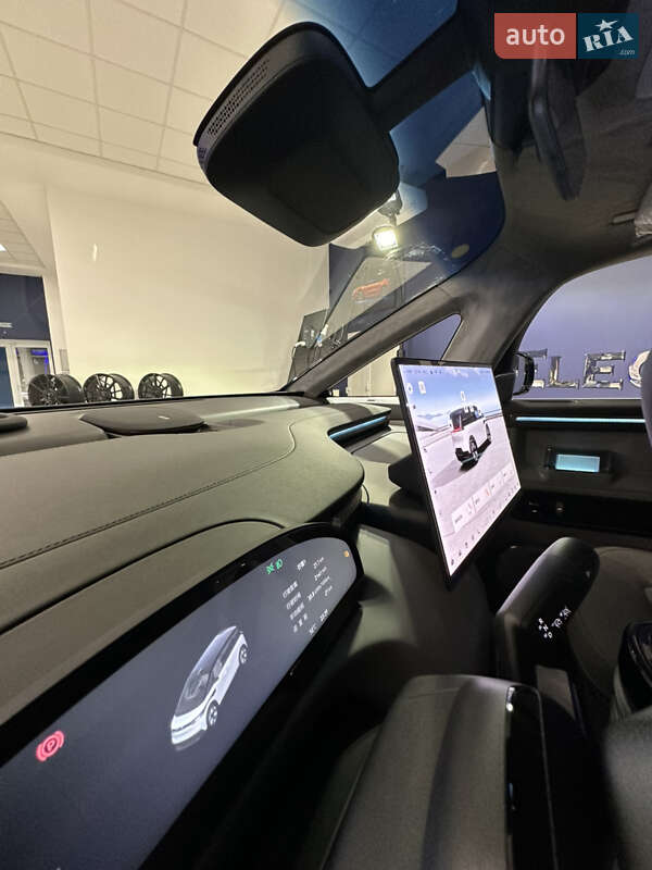 Минивэн Zeekr Mix 2024 в Кропивницком