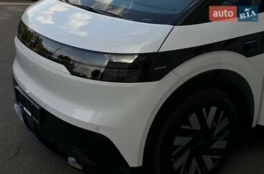 Мінівен Zeekr Mix 2024 в 