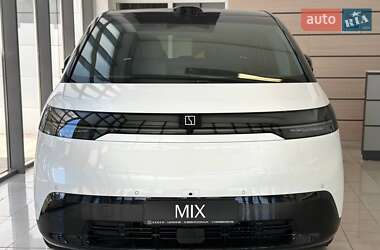Минивэн Zeekr Mix 2025 в 
