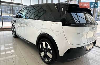 Минивэн Zeekr Mix 2025 в 