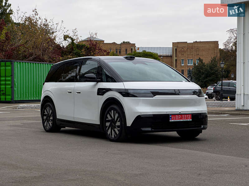 Мінівен Zeekr Mix 2025 в Києві