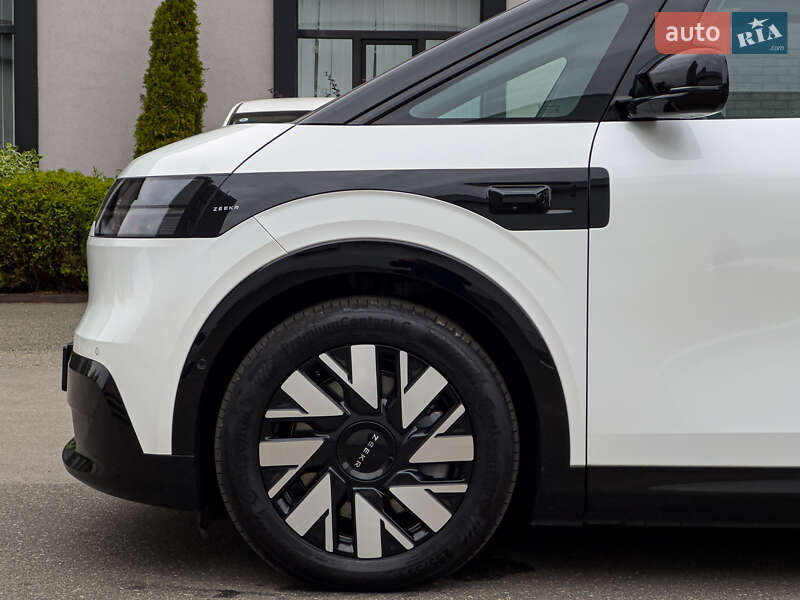 Мінівен Zeekr Mix 2025 в Києві