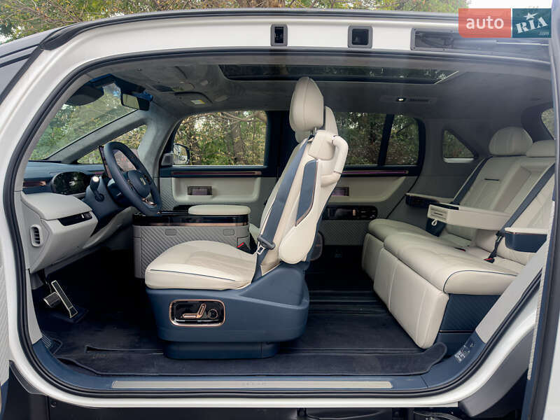 Мінівен Zeekr Mix 2025 в Києві