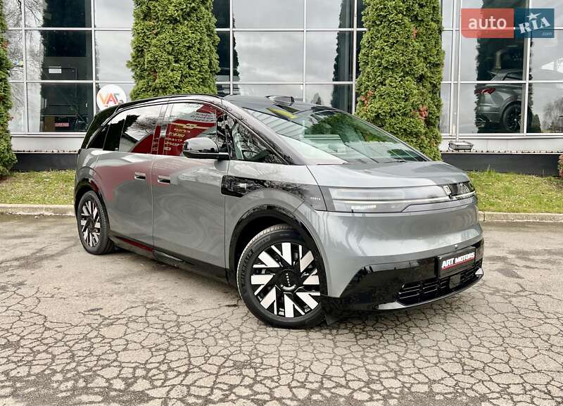 Мінівен Zeekr Mix 2024 в Києві