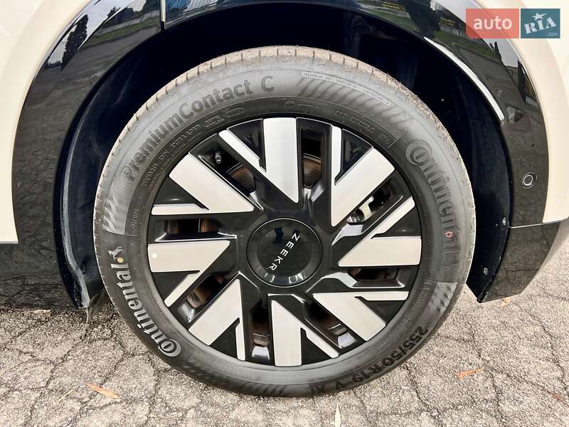 Мінівен Zeekr Mix 2024 в Києві