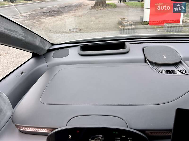 Мінівен Zeekr Mix 2024 в Києві