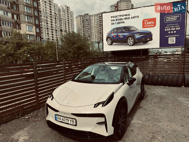 Хэтчбек Zeekr X 2023 в Киеве