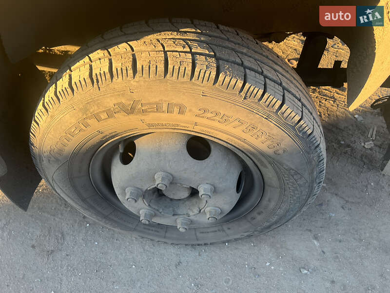 Грузовой фургон ЗИЛ 5301 (Бычок) 2000 в Николаеве