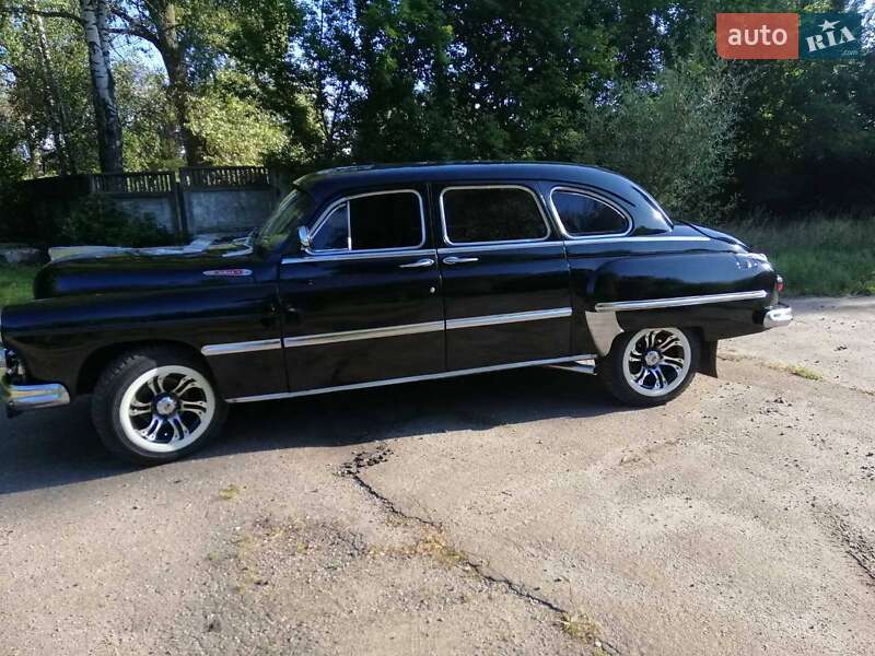 Седан ЗИМ 12 1955 в Чернигове