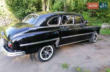 Седан ЗИМ 12 1955 в Чернигове