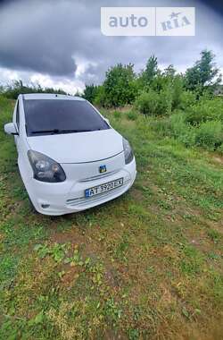 Хэтчбек Zotye Z100 2015 в 