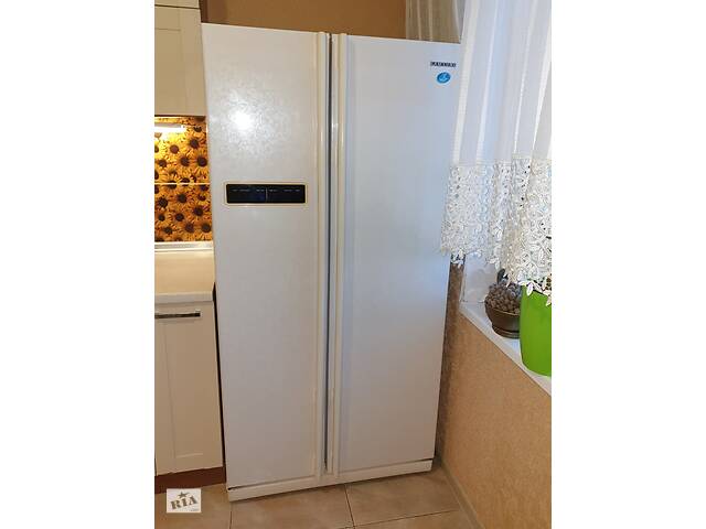 Холодильник Б/У SIDE-BY-SIDE SAMSUNG RS20CRMB5/BWT